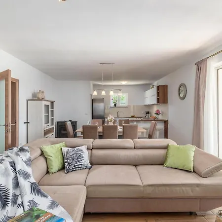 בית נופש Awesome In With Kitchen