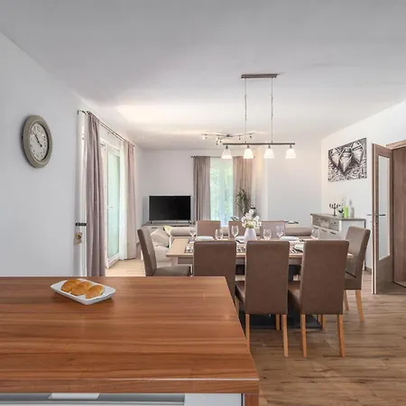 בית נופש Awesome In With Kitchen Orihi