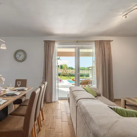 Beautiful In Ferienhaus Orihi